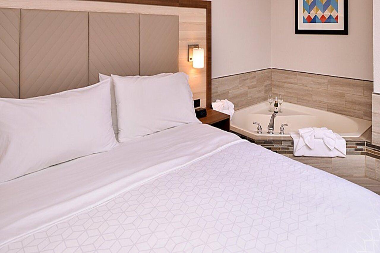 Holiday Inn Express Hotel & Suites Arcata/Eureka-Airport Area By Ihg McKinleyville Buitenkant foto