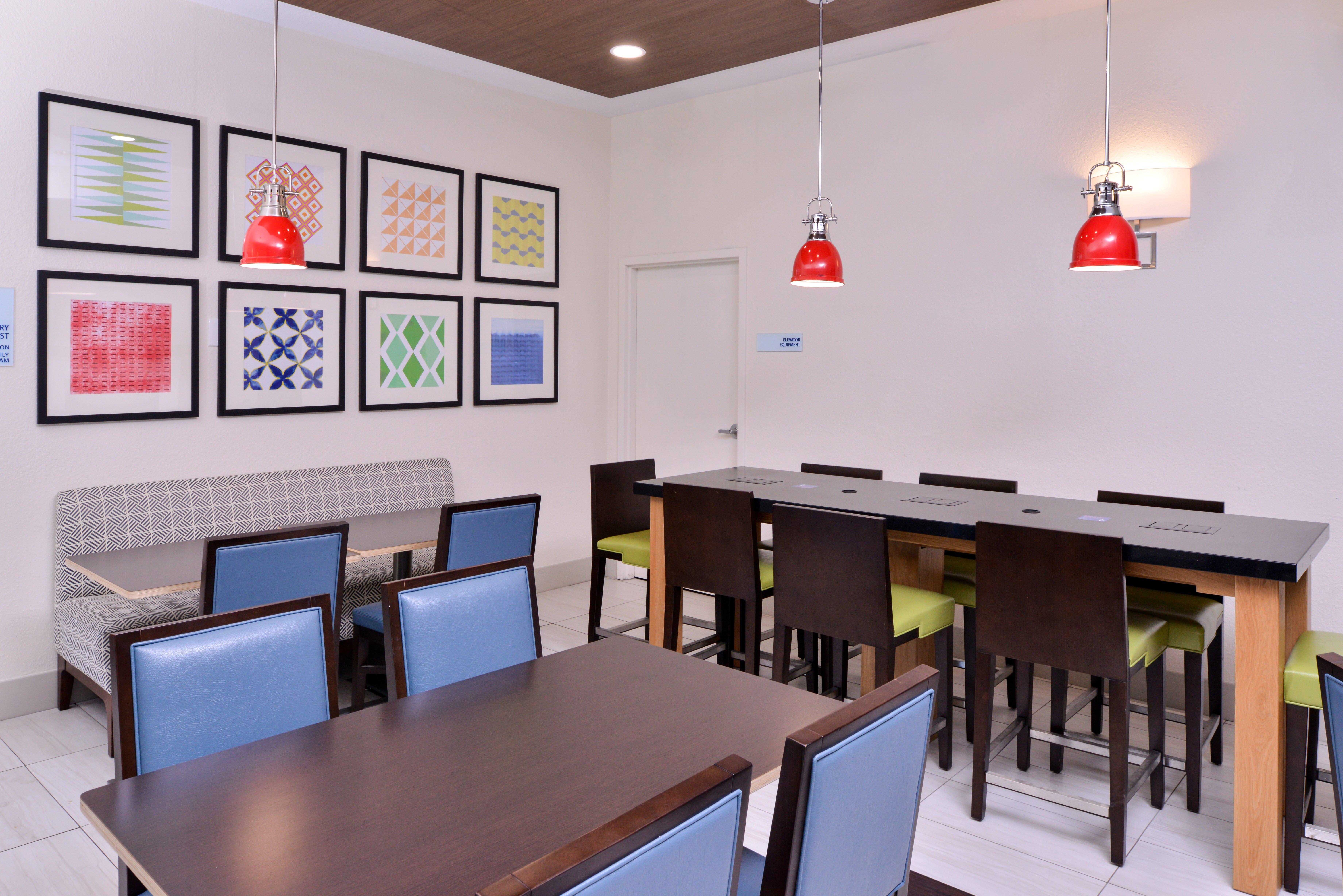 Holiday Inn Express Hotel & Suites Arcata/Eureka-Airport Area By Ihg McKinleyville Buitenkant foto