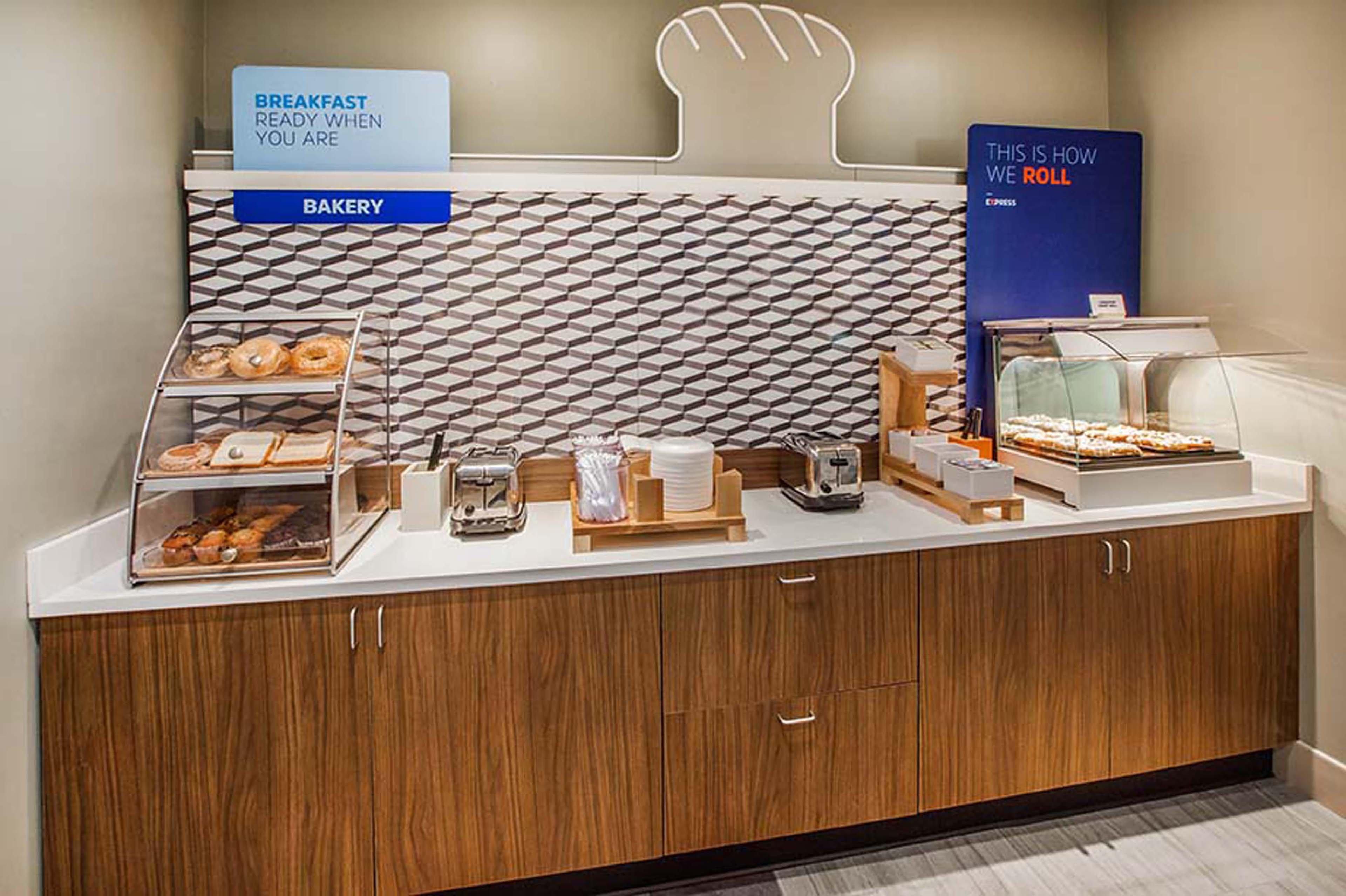 Holiday Inn Express Hotel & Suites Arcata/Eureka-Airport Area By Ihg McKinleyville Buitenkant foto