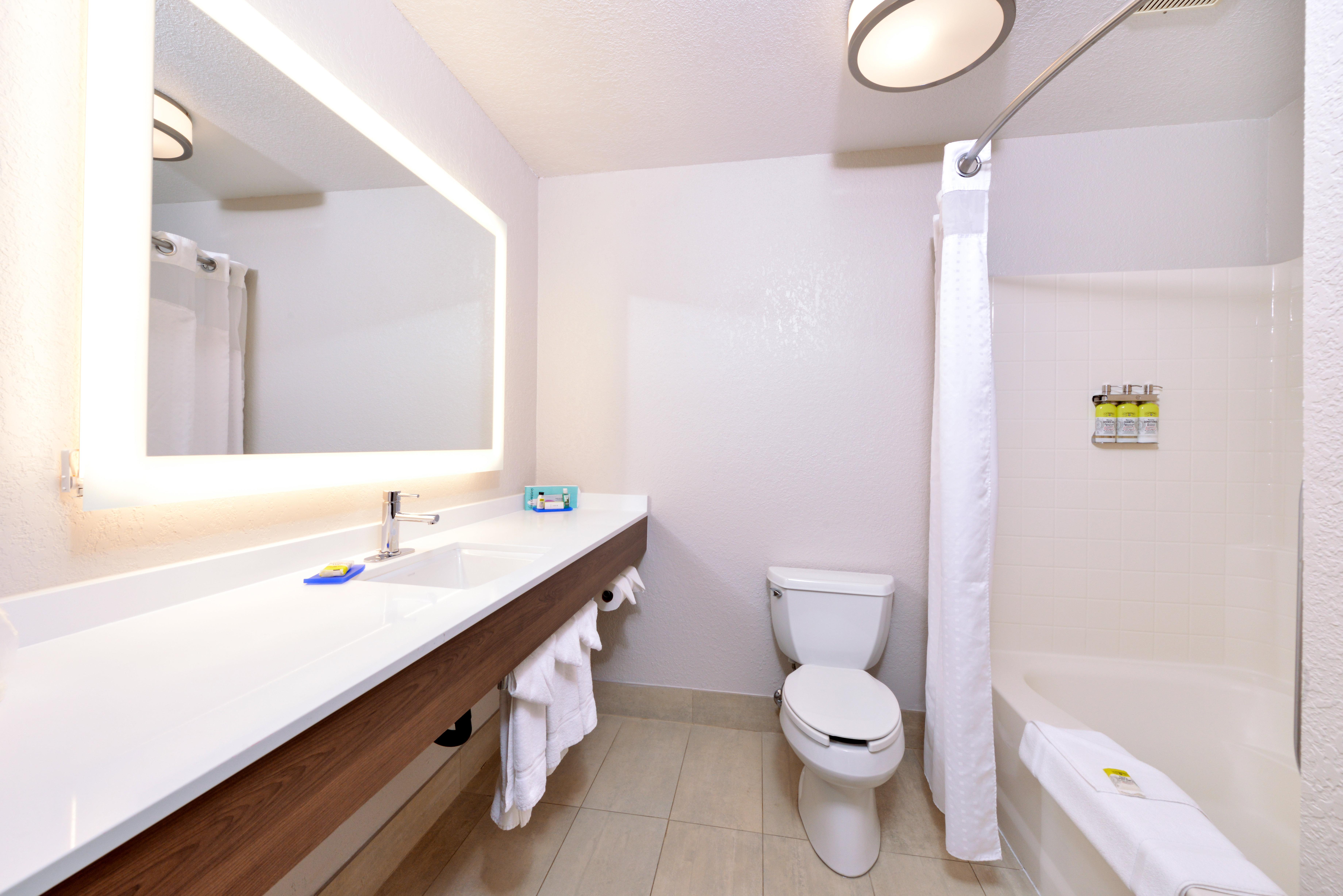 Holiday Inn Express Hotel & Suites Arcata/Eureka-Airport Area By Ihg McKinleyville Buitenkant foto
