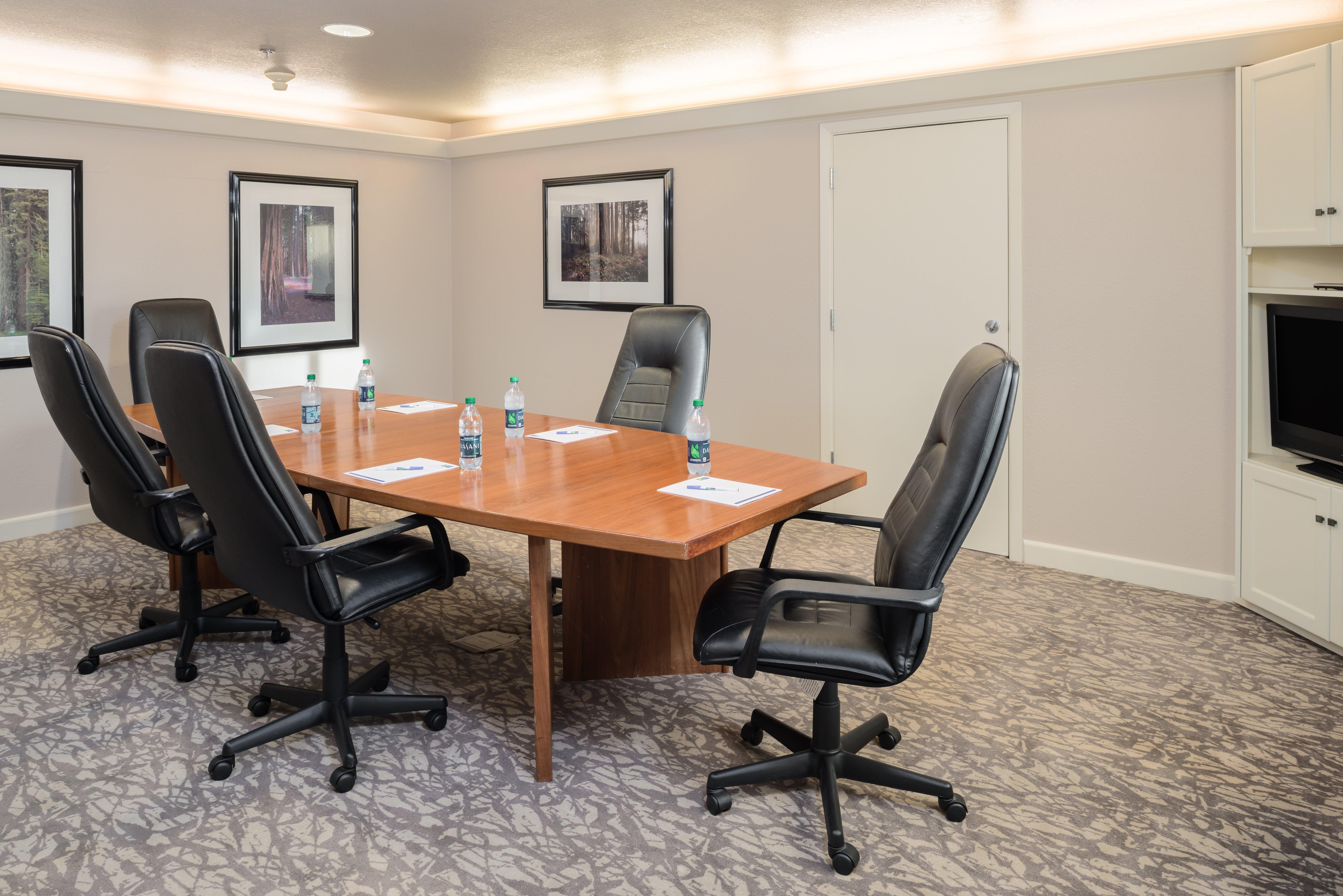 Holiday Inn Express Hotel & Suites Arcata/Eureka-Airport Area By Ihg McKinleyville Buitenkant foto