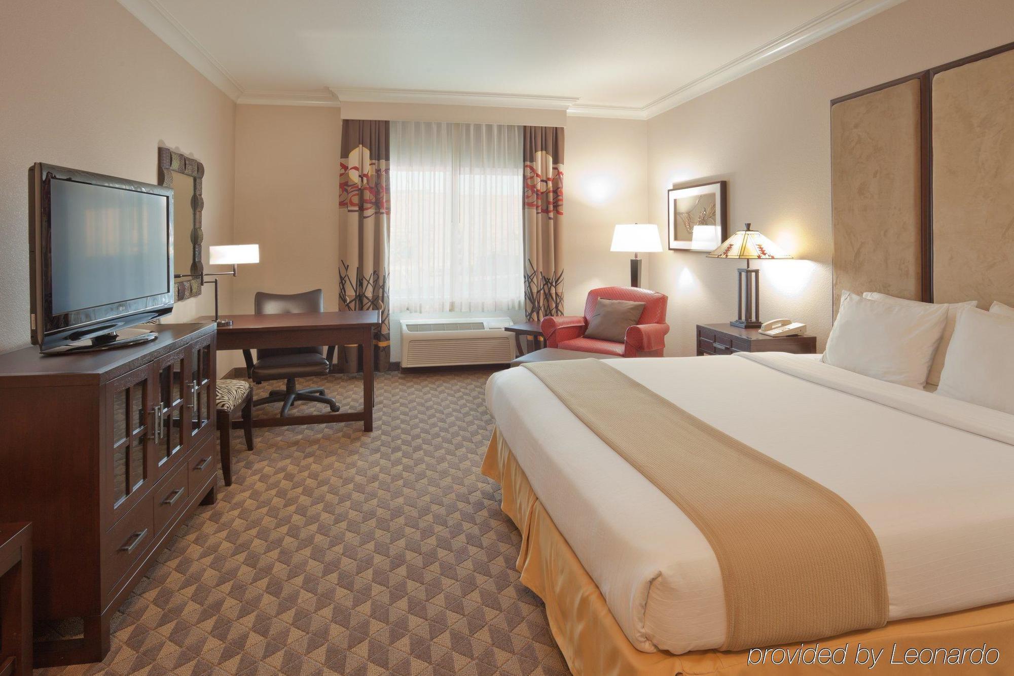 Holiday Inn Express Hotel & Suites Arcata/Eureka-Airport Area By Ihg McKinleyville Kamer foto