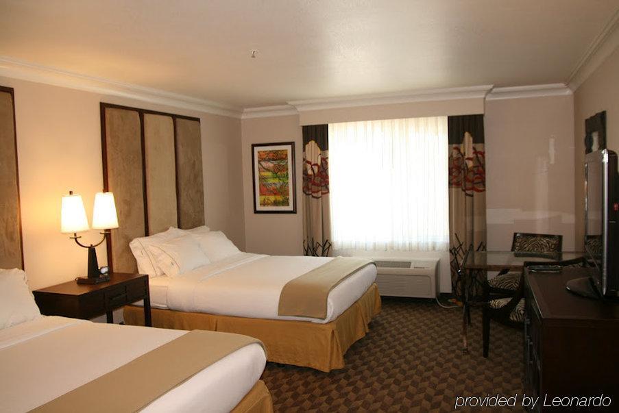 Holiday Inn Express Hotel & Suites Arcata/Eureka-Airport Area By Ihg McKinleyville Kamer foto